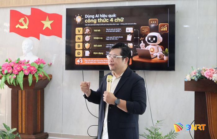 Tập huấn ứng dụng AI và chuyển đổi số trong học tập và hoạt động Đoàn. Ảnh: T.HƯƠNG - Q.PHI