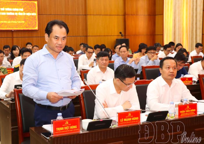 Bộ trưởng Bộ Nông nghiệp và Môi trường Trịnh Việt Hùng phát biểu tại buổi làm việc.