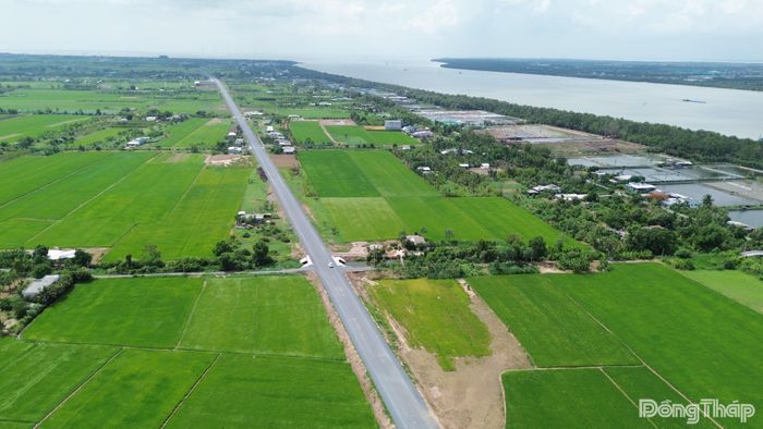 Đường tỉnh 864 đoạn từ Phước Trung đến Đèn Đỏ nhìn từ trên cao.