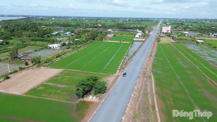Đường tỉnh 864 đoạn từ Phước Trung đến Đèn Đỏ nhìn từ trên cao.
