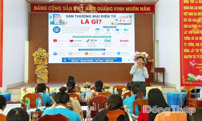 Các học viên được báo cáo viên của Liên minh HTX tỉnh truyền đạt nhiều nội dung thiết thực.
