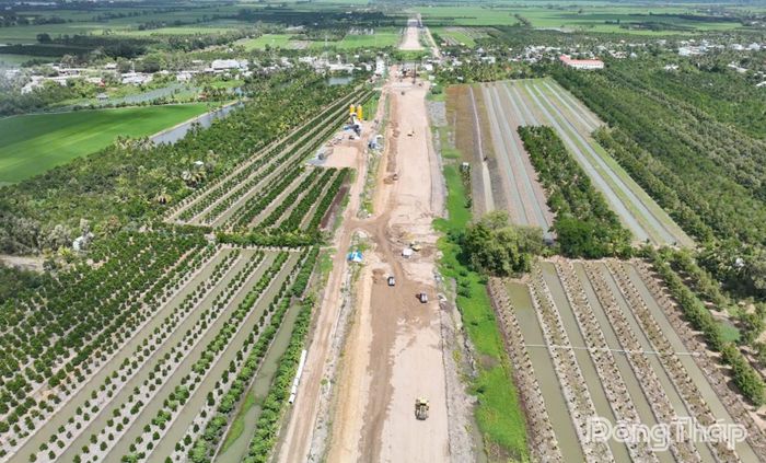 Tiến độ thi công Dự án thành phần đầu tư xây dựng đường cao tốc Mỹ An - Cao Lãnh giai đoạn 1 hiện đạt khoảng 24%.