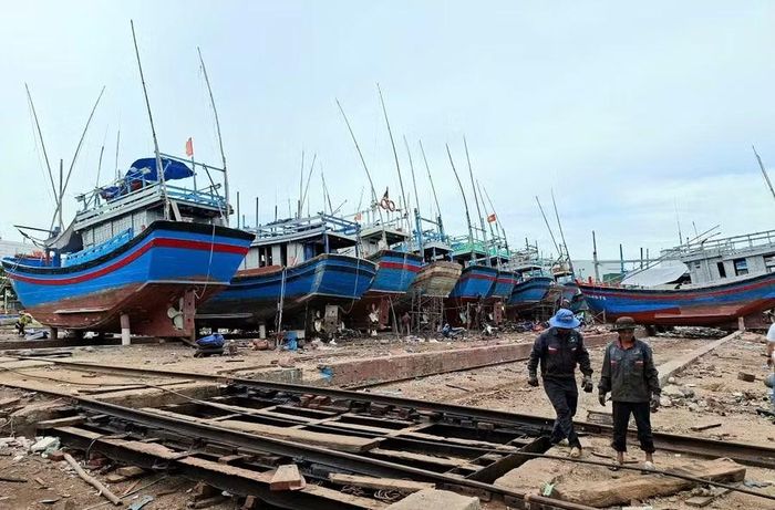  Các địa phương phải kiểm soát các cơ sở đóng mới, cải hoán, sửa chữa tàu cá, kiên quyết không để phát sinh tàu “3 không”. Ảnh: Phan Tuấn 