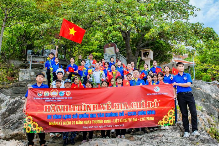 Hoạt động góp phần giáo dục truyền thống "Uống nước nhớ nguồn", "Đền ơn đáp nghĩa" trong cán bộ mặt trận, đoàn viên, thanh niên, hội viên phường.