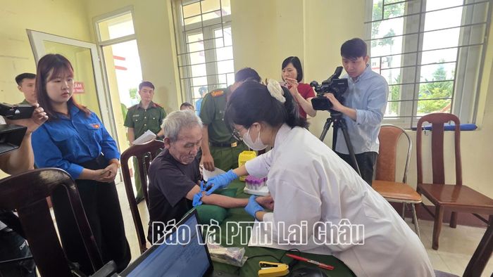 Lấy mẫu sinh phẩm ADN thân nhân liệt sĩ - việc làm ý nghĩa thực hiện đạo lý "Uống nước nhớ nguồn'" góp phần xoa dịu nỗi đau và đáp ứng nguyện vọng của các gia đình.
