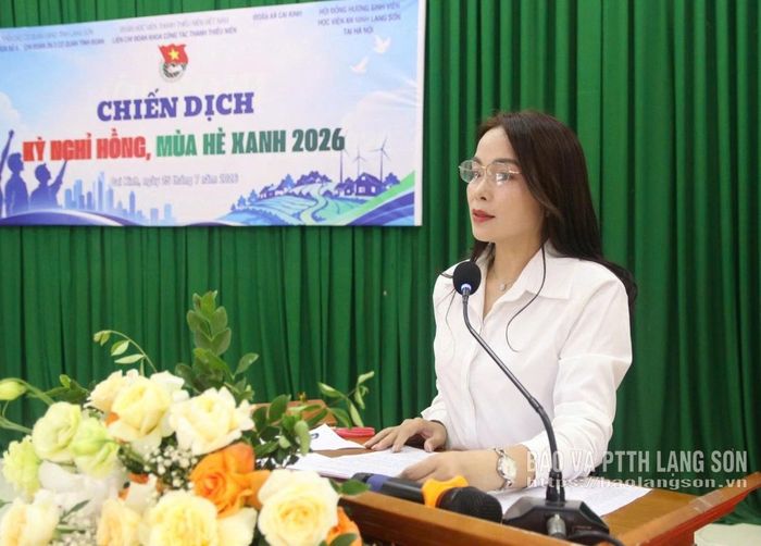 Phó Bí thư Thường trực Đảng ủy xã Cai Kinh phát biểu tại chương trình