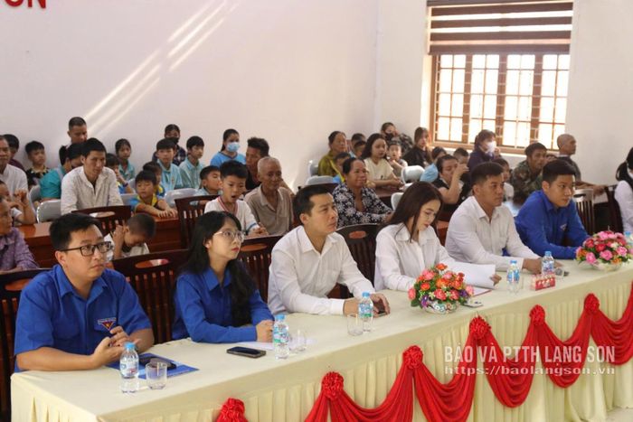Các đại biểu dự chương trình