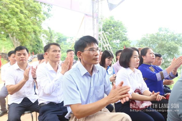 Các đại biểu dự lễ khánh thành