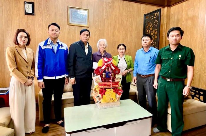 Các địa phương trong toàn tỉnh tổ chức thăm hỏi, tặng quà gia đình chính sách, người có công với cách mạng nhân dịp kỷ niệm Ngày Thương binh - Liệt sĩ 27/7
