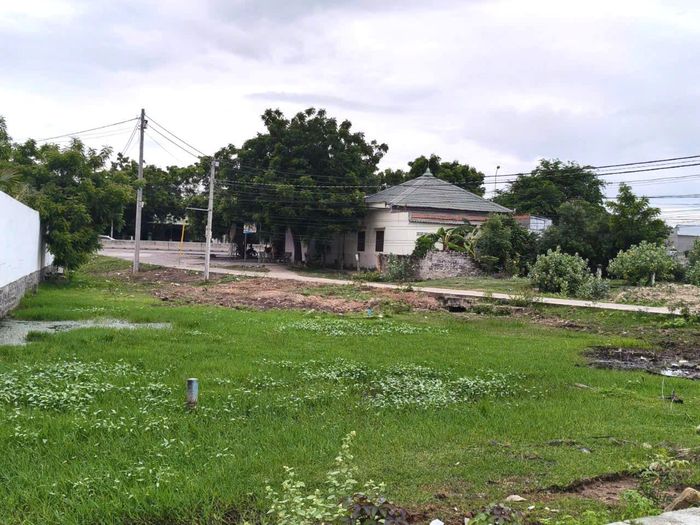 Những khu đất trống sạch sẽ, thông thoáng