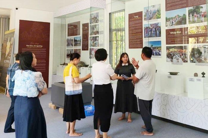 Không gian trưng bày di sản văn hóa Chăm Lâm Đồng tại Đà Nẵng