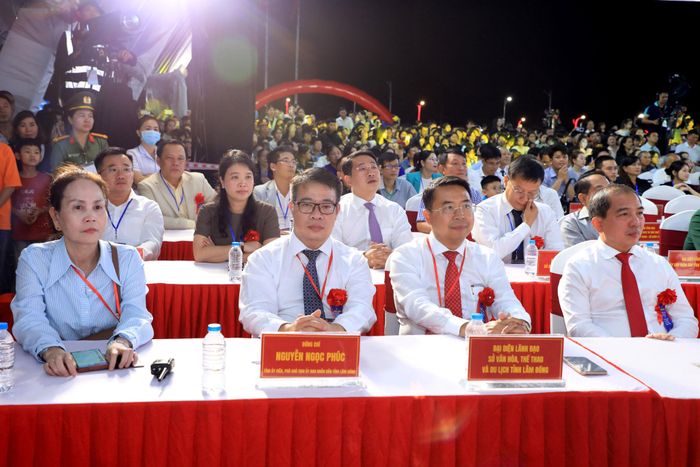 Lãnh đạo UBND tỉnh Lâm Đồng cùng các sở, ngành tham dự buổi lễ khánh thành