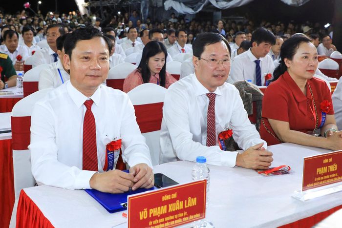 Lãnh đạo tỉnh cùng các sở, ngành, địa phương tham dự buổi lễ khánh thành