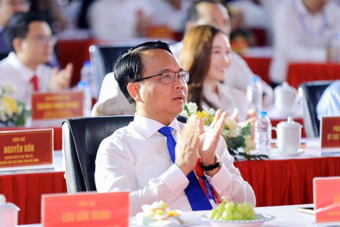 Đồng chí Đặng Hồng Sỹ, Phó Bí thư Thường trực Tỉnh ủy Lâm Đồng tham dự buổi lễ khánh thành