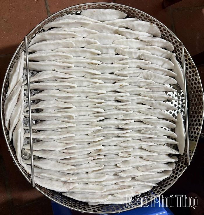 Những chiếc bánh tai đã được hấp chín.
