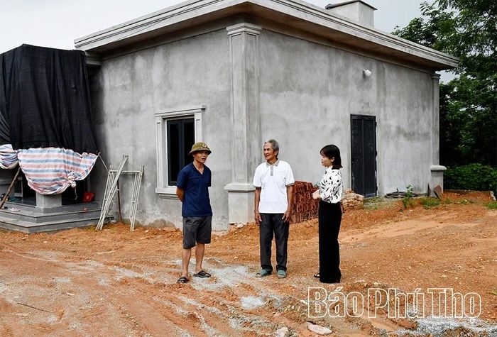 Thương binh Nguyễn Văn Lai, xã Hợp Lý phấn khởi khi được hỗ trợ xây dựng nhà ở.