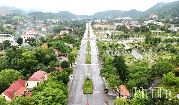 Dự án Hoàn thiện hệ thống hạ tầng khu trung tâm xã Tân Sơn được triển khai góp phần hoàn thiện các tiêu chí xây dựng nông thôn mới, nâng cao chất lượng đời sống tinh thần cho người dân.