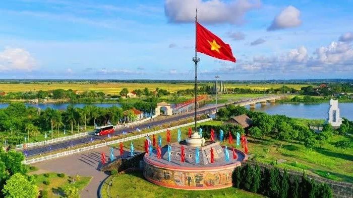Cầu Hiền Lương, sông Bến Hải đã trở thành một biểu tượng của khát vọng hòa bình, thống nhất - Ảnh: CTV