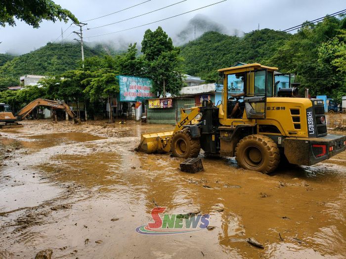 Công ty cổ phần Quản lý và Xây dựng giao thông I Sơn La khắc phục hậu quả thiên tai tại xã Mường La.