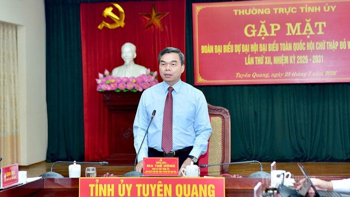 Đồng chí Phó Bí thư Tỉnh ủy, Chủ tịch Ủy ban MTTQ Việt Nam tỉnh Ma Thế Hồng phát biểu giao nhiệm vụ cho Đoàn đại biểu.