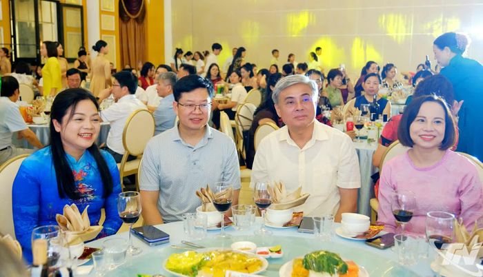 Đồng chí Đinh Quang Tuyên và các đại biểu tham dự Gala.