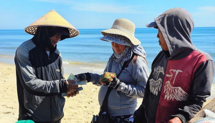 Mỗi chuyến đánh bắt ghẹ thu về vài triệu đồng, thuyền lớn có thể thu về trên dưới chục triệu đồng