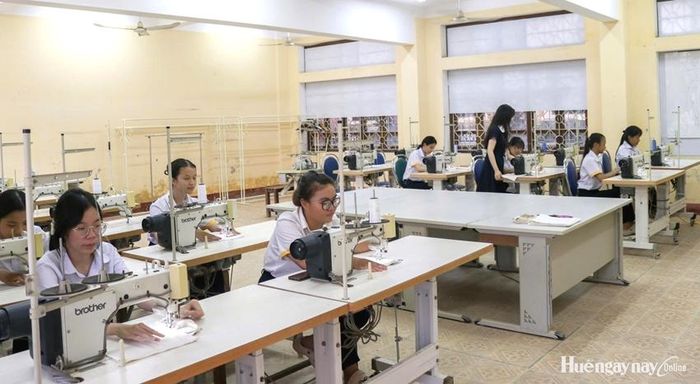  Lớp trung cấp 9+ tại Trường Cao đẳng Huế