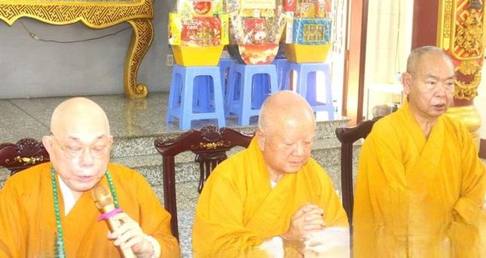 Hòa thượng Thích Thiện Tấn ban đạo từ