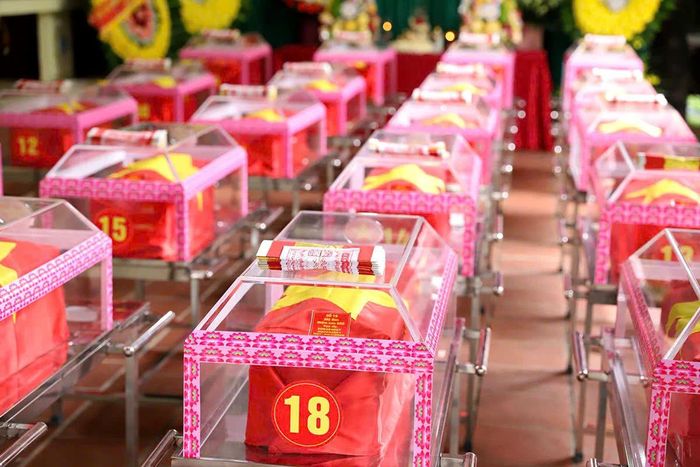 Trong 16 hài cốt liệt sĩ, có 1 liệt sĩ hy sinh trong kháng chiến chống Pháp được tìm thấy tại xã Bản Máy. Bên cạnh đó, các đội tìm kiếm, quy tập hài cốt liệt sĩ còn tìm thấy các di vật kèm theo như sao mũ, bình tông, thắt lưng, cúc áo của bộ đội ta...