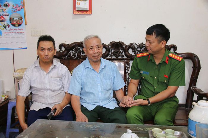 Ông Nguyễn Hữu Phi gửi lời cảm ơn chân thành tới lãnh đạo và tập thể Công an phường Phú Lương đã luôn quan tâm, động viên các gia đình chính sách