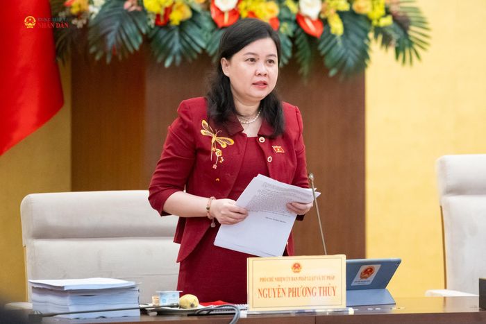 Phó Chủ nhiệm Ủy ban Pháp luật và Tư pháp Nguyễn Phương Thủy phát biểu. Ảnh: Phạm Thắng