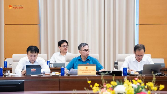 Các đại biểu tham dự phiên họp. Ảnh: Phạm Thắng