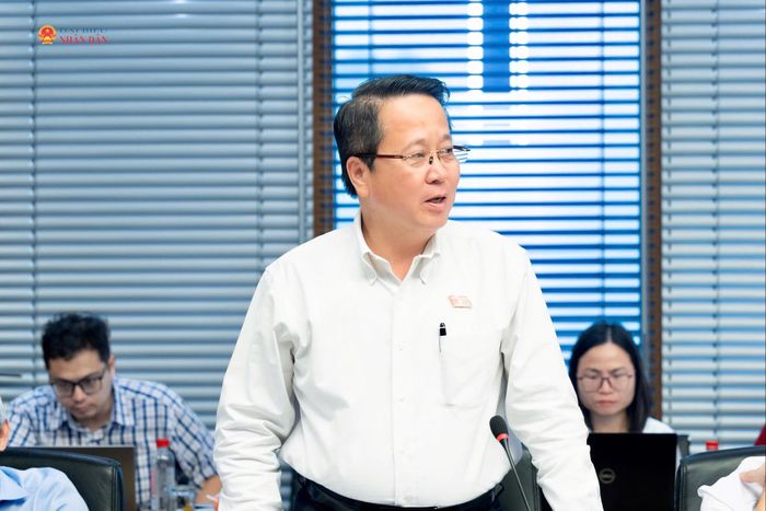 Phó Chủ nhiệm Ủy ban Dân nguyện và Giám sát Hoàng Anh Công phát biểu