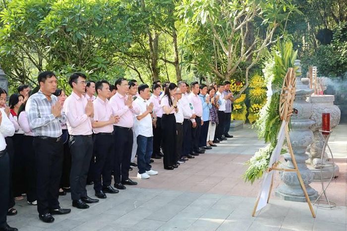 Tưởng niệm các Anh hùng liệt sỹ, Thanh niên xung phong hy sinh tại đường 20 Quyết Thắng