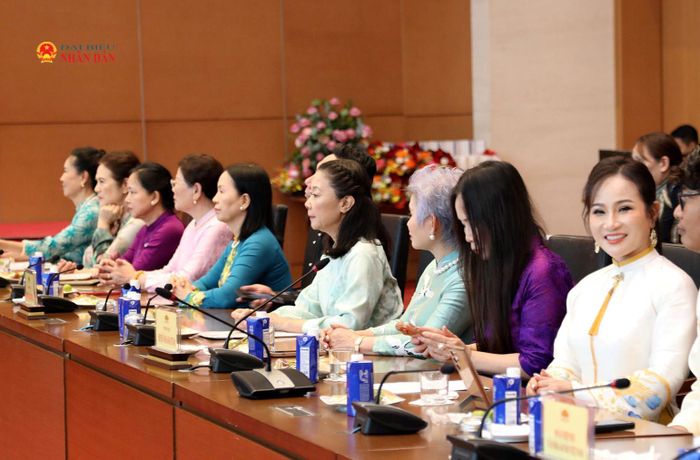 Các đại biểu tham dự buổi gặp mặt