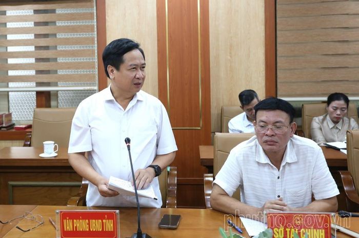 Đại diện lãnh đạo Văn phòng UBND tỉnh Phú Thọ phát biểu tại hội nghị. (Nguồn ảnh: Cổng thông tin điện tử tỉnh Phú Thọ)