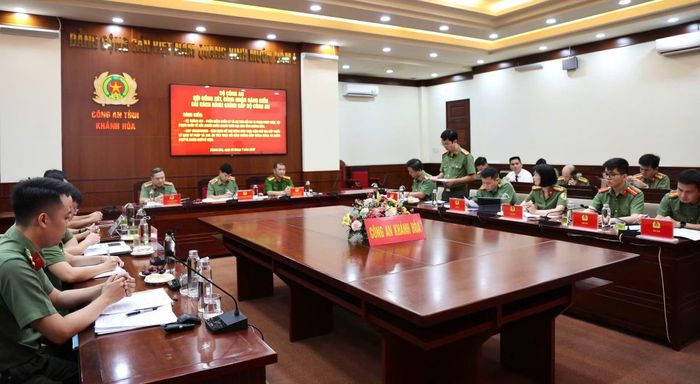 Quang cảnh cuộc họp Hội đồng xét, công nhận sáng kiến cải cách hành chính cấp Bộ đối với hai sáng kiến của Công an tỉnh Khánh Hòa chiều 23/7/2026.