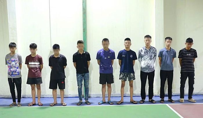 Nhóm đối tượng thanh thiếu niên vi phạm bị lực lượng Công an phát hiện, bắt giữ.