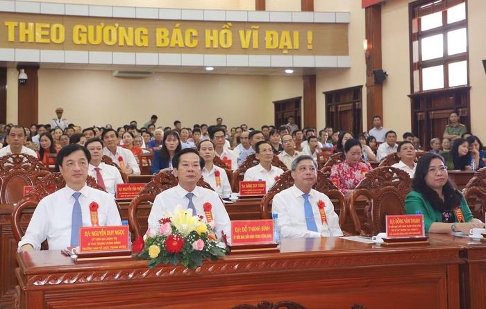 Đồng chí Nguyễn Duy Ngọc, Trưởng Ban Tổ chức Trung ương cùng các đồng chí lãnh đạo, đại biểu dự ngày hội.