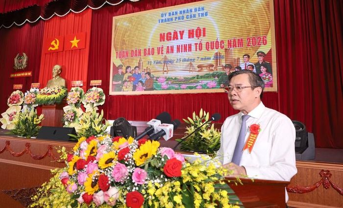 Đồng chí Trương Cảnh Tuyên, Chủ tịch UBND TP Cần Thơ phát biểu tiếp thu, đáp từ tại ngày hội.