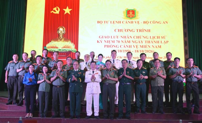  Các đại biểu tại chương trình. 
