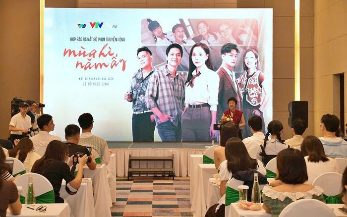 Ngày 24/7, Trung tâm Phim truyền hình Việt Nam (VFC) họp báo giới thiệu bộ phim truyền hình "Mùa hè năm ấy".