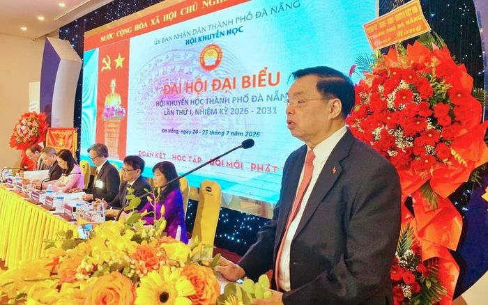 Đồng chí Lê Mạnh Hùng phát biểu tại đại hội.