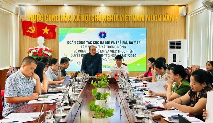 Phó Cục trưởng Cục Bà mẹ và Trẻ em Võ Vĩnh Nam phát biểu tại buổi làm việc.