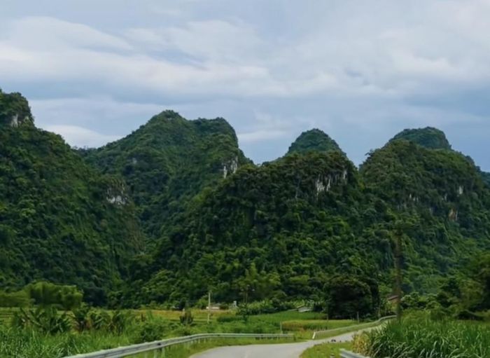 Thời tiết các khu vực trong tỉnh ngày 26/7/2026, chiều tối và đêm có mưa rào và dông, ngày giảm mây trời nắng.