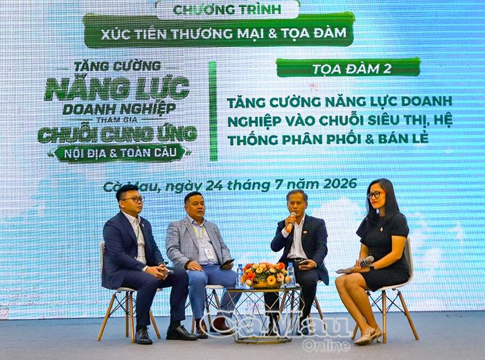 Phiên tọa đàm “Tăng cường năng lực doanh nghiệp tham gia chuỗi siêu thị, hệ thống phân phối và bán lẻ” thu hút sự quan tâm của đông đảo doanh nghiệp.