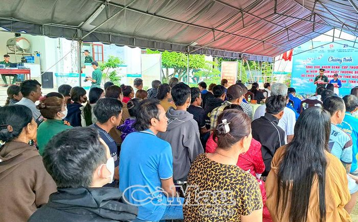  Chuỗi hoạt động hướng đến chăm lo cho 200 gia đình chính sách, hộ nghèo và đồng bào dân tộc thiểu số trên địa bàn ven biển phường Hiệp Thành.