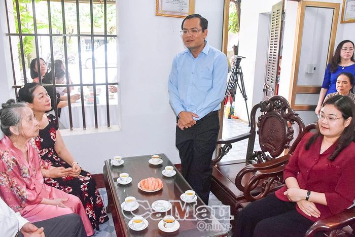 Đồng chí Ngô Vũ Thăng, Tỉnh ủy viên, Phó Chủ tịch UBND tỉnh Cà Mau, bày tỏ lòng biết ơn sâu sắc đối với các anh hùng liệt sĩ đã anh dũng chiến đấu, hy sinh và nằm lại trên quê hương Cà Mau.