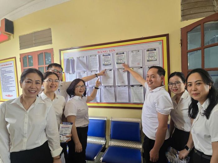 Tổ tư vấn hỗ trợ khởi kiện trực tuyến đồng hành cùng người dân trong quá trình hoàn thiện hồ sơ.