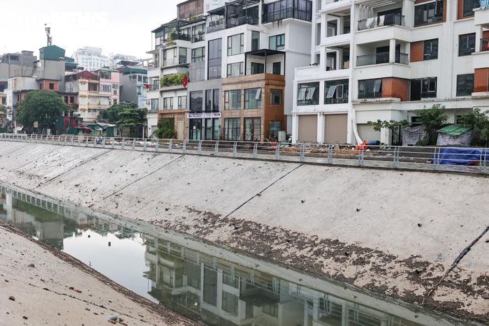 Việc kiên quyết giải tỏa các công trình vi phạm không chỉ trả lại không gian thông thoáng cho tuyến đường mà còn mang lại lợi ích thiết thực cho người dân. Sau khi các hạng mục lấn chiếm được tháo dỡ, nhiều ngôi nhà vốn bị che khuất nay có mặt tiền rộng rãi, thông thoáng hơn, tạo điều kiện thuận lợi cho sinh hoạt, kinh doanh và nâng cao giá trị cảnh quan đô thị.